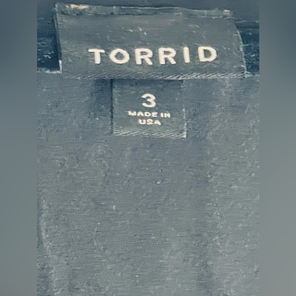 Torrid pheasant style black blouse w/lace trim detail size 3X - Picture 6 of 6